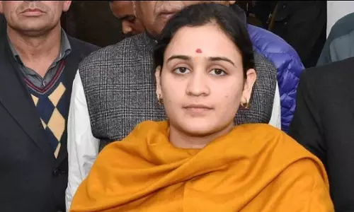 എസ്പിക്ക് ബിജെപിയുടെ ഷോക്ക് ട്രീറ്റ്മെന്‍റ്; മറുകണ്ടം ചാടാനൊരുങ്ങി മുലായം സിങ്ങിന്റെ മരുമകൾ-ചർച്ചയ്ക്കായി ഡൽഹിയിൽ