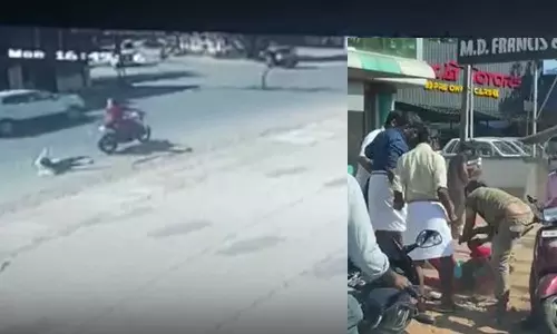 തൃശൂരിലെ ആൾകൂട്ട ആക്രമണത്തിന്റെ സിസിടിവി ദൃശ്യങ്ങൾ പുറത്ത്; വിദ്യാർഥി പ്രതികരിച്ചത് തന്നോട് നാട്ടുകാരൻ മോശമായി പെരുമാറിയപ്പോഴെന്ന് അധ്യാപിക തൃശൂരിലെ ആൾകൂട്ട ആക്രമണത്തിന്റെ സിസിടിവി ദൃശ്യങ്ങൾ പുറത്ത്; വിദ്യാർഥി പ്രതികരിച്ചത് തന്നോട് നാട്ടുകാരൻ മോശമായി പെരുമാറിയപ്പോഴെന്ന് അധ്യാപിക