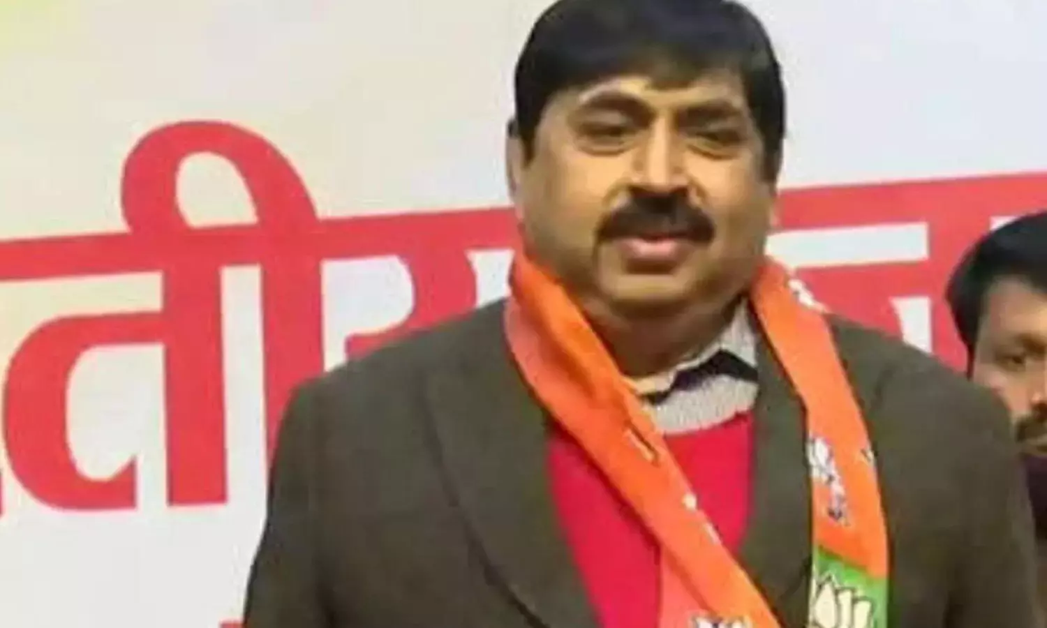 മരുമകൾക്ക് പിന്നാലെ മുലായം സിങ് യാദവിന്റെ ഭാര്യാസഹോദരനും ബി.ജെ.പിയിൽ ചേർന്നു മരുമകൾക്ക് പിന്നാലെ മുലായം സിങ് യാദവിന്റെ ഭാര്യാസഹോദരനും ബി.ജെ.പിയിൽ ചേർന്നു