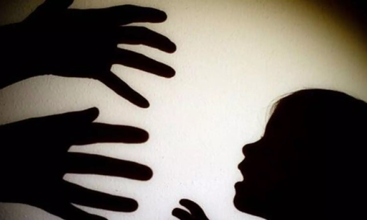 പോക്‌സോ കേസിൽ ഇരയായ പെൺകുട്ടിയുടെ ആത്മഹത്യ; ബാലാവകാശ കമ്മീഷൻ കേസെടുത്തു