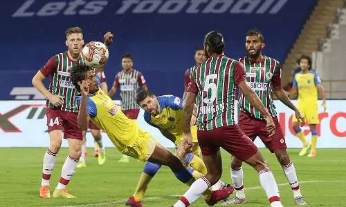 വീണ്ടും കോവിഡ്: കേരള ബ്ലാസ്റ്റേഴ്സ്-എടികെ മോഹൻബഗാൻ മത്സരം മാറ്റി വീണ്ടും കോവിഡ്: കേരള ബ്ലാസ്റ്റേഴ്സ്-എടികെ മോഹൻബഗാൻ മത്സരം മാറ്റി