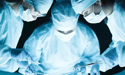 ശസ്ത്രക്രിയക്കിടെ യുവതിയുടെ വയറ്റില്‍ പഞ്ഞി മറന്നുവച്ചു; ഡോക്ടര്‍ക്കെതിരെ കേസ്