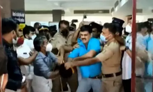 കണ്ണൂരിൽ സിൽവർ ലൈൻ വിശദീകരണ യോഗത്തിനിടെ യൂത്ത് കോൺഗ്രസ് പ്രതിഷേധം; റിജില്‍ മാക്കുറ്റിക്ക് മര്‍ദനം