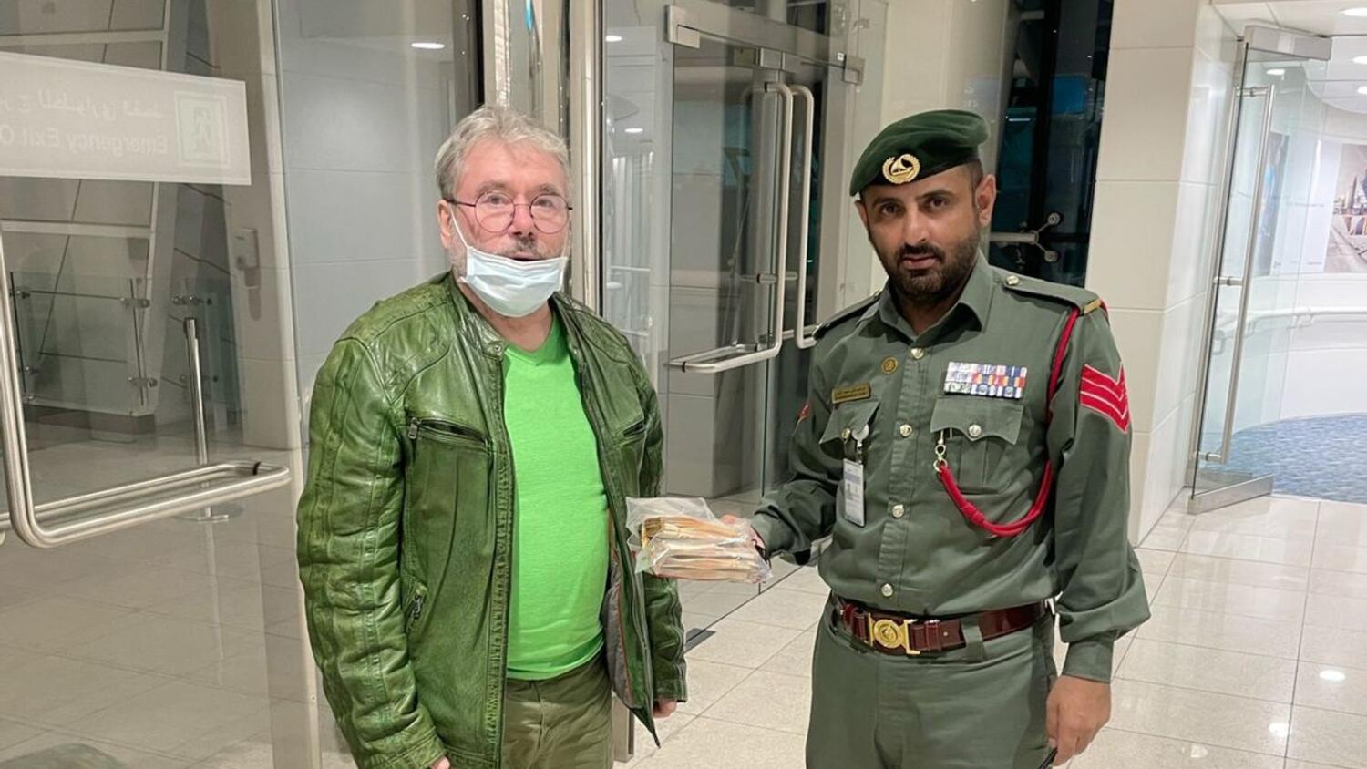 ജര്‍മ്മന്‍ പൗരന്റെ നഷ്ടപ്പെട്ട 33,600 യൂറോ കണ്ടെത്തി നല്‍കി ദുബൈ പൊലിസ്