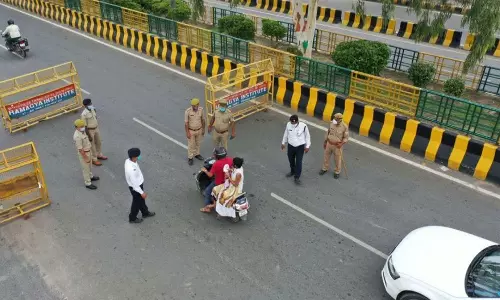 സർക്കാർ പ്രഖ്യാപിച്ച നിയന്ത്രണങ്ങൾ പ്രാബല്യത്തിൽ; കാസർകോട്ട് പൊതുപരിപാടികൾ വിലക്കി കലക്ടർ പ്രഖ്യാപിച്ച ഉത്തരവ് പിൻവലിച്ചു