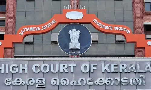 പാർട്ടി പരിപാടികൾക്ക് എന്താണ് പ്രത്യേകത?; സിപിഎമ്മിന് തിരിച്ചടി; സമ്മേളനങ്ങൾക്ക് ഹൈക്കോടതി വിലക്ക്