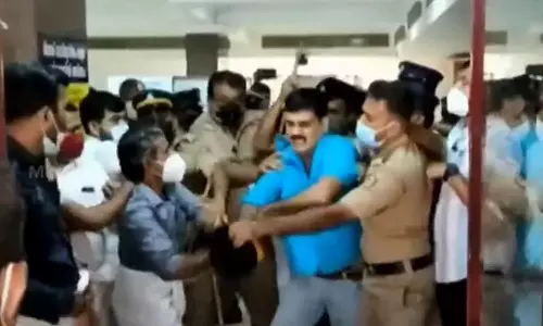 കണ്ണൂരിലെ കോൺഗ്രസ് പ്രതിഷേധം; റിജിൽ മാക്കുറ്റിയടക്കം അഞ്ച് കോൺഗ്രസ് പ്രവർത്തകർക്ക് ജാമ്യം