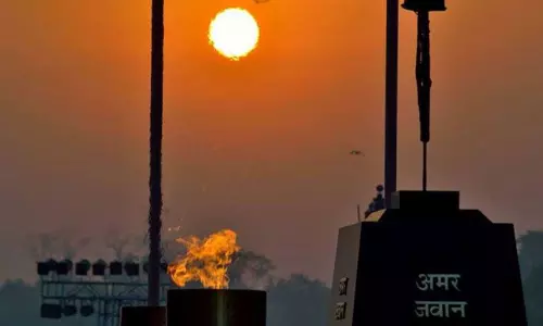 ഇന്ത്യാഗേറ്റിലെ  അമർ ജവാൻ ജ്യോതി ഇനി ഓർമ