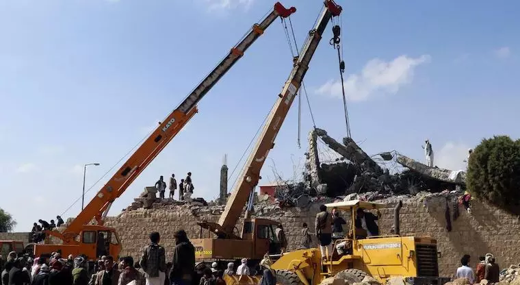 യെമനിൽ തടങ്കൽ പാളയത്തിൽ വ്യോമാക്രമണം: 70 പേർ കൊല്ലപ്പെട്ടു യെമനിൽ തടങ്കൽ പാളയത്തിൽ വ്യോമാക്രമണം: 70 പേർ കൊല്ലപ്പെട്ടു