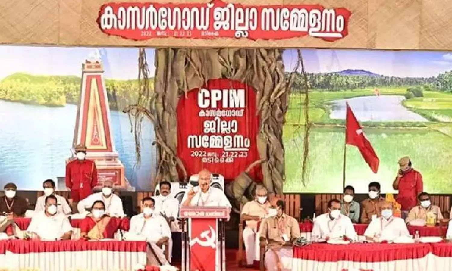 പെരിയ കേസിൽ പ്രതികൾ ജയിലിൽ കഴിയുന്നത് പാർട്ടിയുടെ പിടിപ്പുകേട്: കാസർകോട് ജില്ലാ സമ്മേളന പ്രതിനിധികൾ
