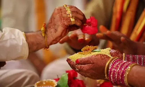 വിവാഹ ചടങ്ങിൽ നൃത്തം ചെയ്തതിന് വരൻ തല്ലി; വധു ബന്ധുവിനെ കല്യാണം കഴിച്ചു