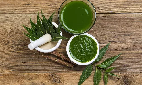 ആര്യവേപ്പില ഇങ്ങനെ ഉപയോഗിച്ചാല്‍ താരന്‍ പോകുന്ന വഴി കാണില്ല!