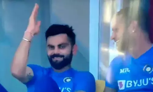 ആരു പറഞ്ഞു കോഹ്‌ലി ഹാപ്പിയല്ലെന്ന്; ഇതാ വീഡിയോ!