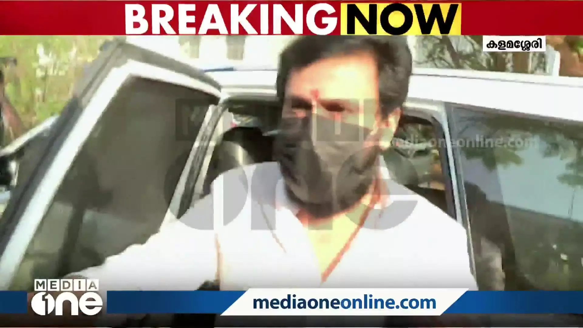 ചോദ്യം ചെയ്യലിനായി ദിലീപ് ക്രൈം ബ്രാഞ്ച് ഓഫിസിൽ ഹാജരായി ചോദ്യം ചെയ്യലിനായി ദിലീപ് ക്രൈം ബ്രാഞ്ച് ഓഫിസിൽ ഹാജരായി