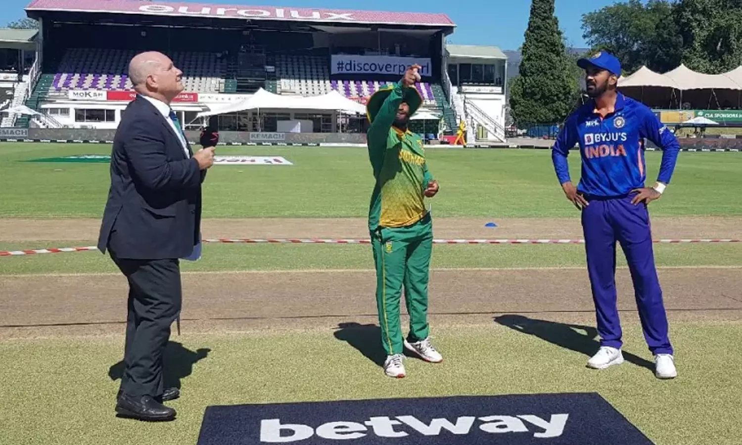 ദക്ഷിണാഫ്രിക്കയ്ക്ക് ബാറ്റിങ്: നാല് മാറ്റങ്ങളുമായി ഇന്ത്യ ദക്ഷിണാഫ്രിക്കയ്ക്ക് ബാറ്റിങ്: നാല് മാറ്റങ്ങളുമായി ഇന്ത്യ