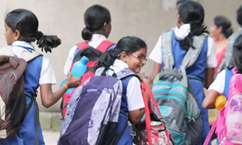 തിങ്കളാഴ്ച മുതൽ വീണ്ടും സ്‌കൂൾ തുറക്കുന്നു; കുട്ടികളെ അയക്കാൻ താൽപര്യമില്ലെന്ന് 64 ശതമാനം രക്ഷിതാക്കൾ