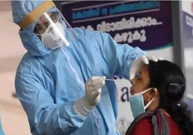 കോവിഡ് അവലോകന യോഗം ഇന്ന്; പുതിയ നിയന്ത്രണങ്ങൾ ഉടൻ ഉണ്ടാവില്ല കോവിഡ് അവലോകന യോഗം ഇന്ന്; പുതിയ നിയന്ത്രണങ്ങൾ ഉടൻ ഉണ്ടാവില്ല