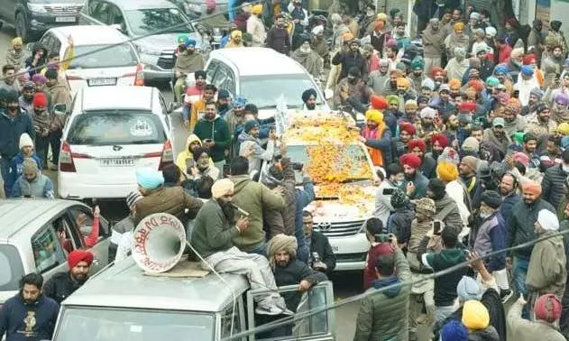 തെരഞ്ഞെടുപ്പ് റാലികളിൽ കോവിഡ് മാനദണ്ഡങ്ങൾ ലംഘിച്ചു; എഎപി മുഖ്യമന്ത്രി സ്ഥാനാർഥി ഭഗ്വന്ത് മന്നിന് നോട്ടീസ് തെരഞ്ഞെടുപ്പ് റാലികളിൽ കോവിഡ് മാനദണ്ഡങ്ങൾ ലംഘിച്ചു; എഎപി മുഖ്യമന്ത്രി സ്ഥാനാർഥി ഭഗ്വന്ത് മന്നിന് നോട്ടീസ്