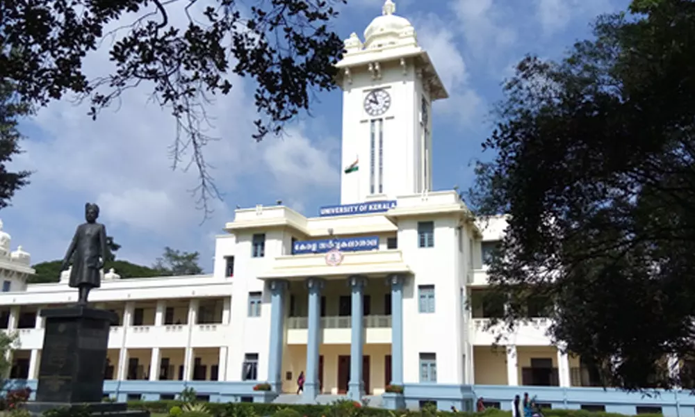 കേരള സർവകലാശാല യൂണിയൻ തെരഞ്ഞെടുപ്പ് മാറ്റിവെക്കണം: ഹൈക്കോടതി കേരള സർവകലാശാല യൂണിയൻ തെരഞ്ഞെടുപ്പ് മാറ്റിവെക്കണം: ഹൈക്കോടതി