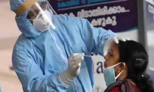 കോവിഡ് അവലോകന യോഗം ഇന്ന്; പുതിയ നിയന്ത്രണങ്ങൾ ഉടൻ ഉണ്ടാവില്ല കോവിഡ് അവലോകന യോഗം ഇന്ന്; പുതിയ നിയന്ത്രണങ്ങൾ ഉടൻ ഉണ്ടാവില്ല