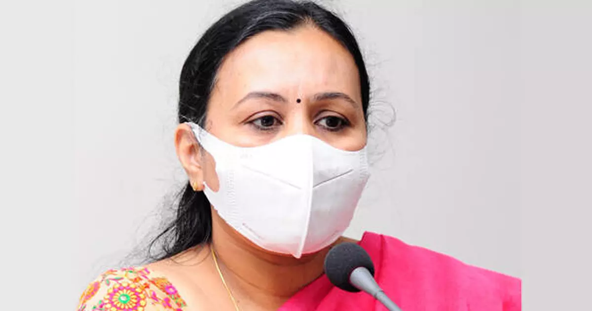 ഇന്ന് അരലക്ഷത്തിലേറെ കോവിഡ് രോഗികള്, ആശുപത്രിയില് പ്രവേശിക്കുന്നവരുടെ എണ്ണം കുറവ്: ആശങ്ക വേണ്ടെന്ന് വീണാ ജോര്ജ് ഇന്ന് അരലക്ഷത്തിലേറെ കോവിഡ് രോഗികള്, ആശുപത്രിയില് പ്രവേശിക്കുന്നവരുടെ എണ്ണം കുറവ്: ആശങ്ക വേണ്ടെന്ന് വീണാ ജോര്ജ്