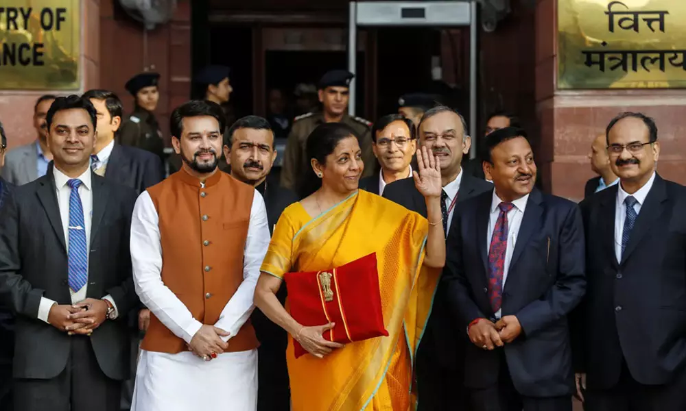 വരുന്നൂ കോവിഡ് ടാക്സ്; അടുത്ത ബജറ്റിൽ അവതരിപ്പിച്ചേക്കും വരുന്നൂ കോവിഡ് ടാക്സ്; അടുത്ത ബജറ്റിൽ അവതരിപ്പിച്ചേക്കും