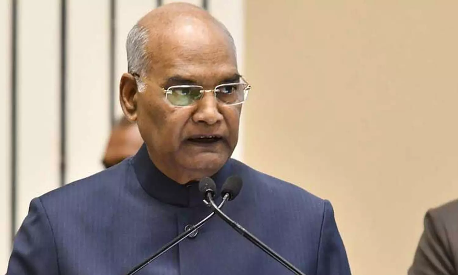 കോവിഡിനെ അകറ്റി നിര്ത്താനുള്ള ജാഗ്രത എല്ലാവരും തുടരണം; റിപ്പബ്ലിക് ദിന സന്ദേശവുമായി രാഷ്ട്രപതി കോവിഡിനെ അകറ്റി നിര്ത്താനുള്ള ജാഗ്രത എല്ലാവരും തുടരണം; റിപ്പബ്ലിക് ദിന സന്ദേശവുമായി രാഷ്ട്രപതി