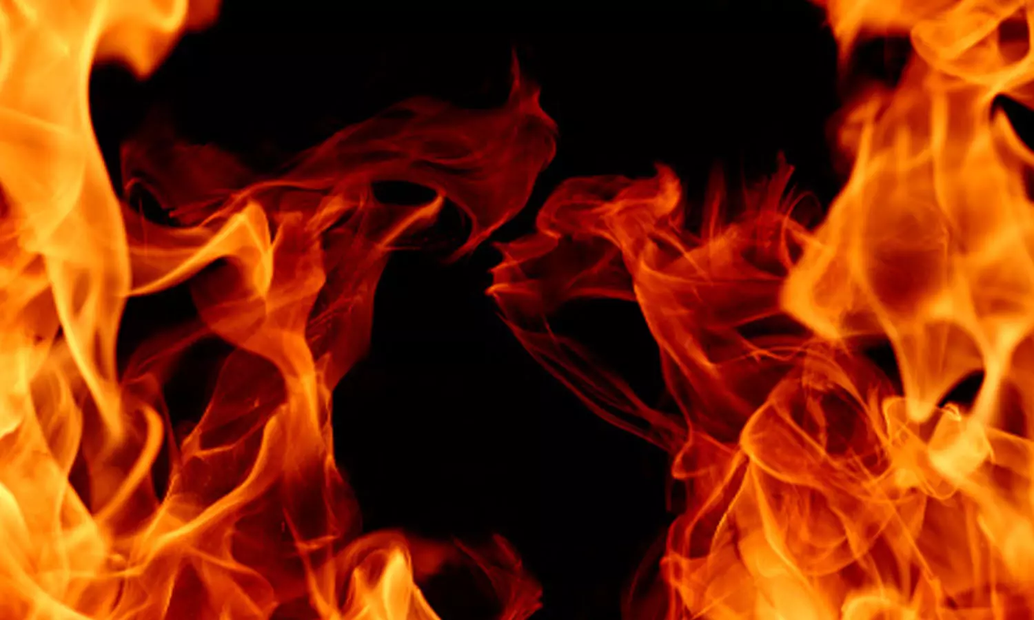 നാദാപുരം ചേലക്കാട് ഫയർ സ്റ്റേഷന് സമീപം വീടിന് തീപിടിച്ചു നാദാപുരം ചേലക്കാട് ഫയർ സ്റ്റേഷന് സമീപം വീടിന് തീപിടിച്ചു