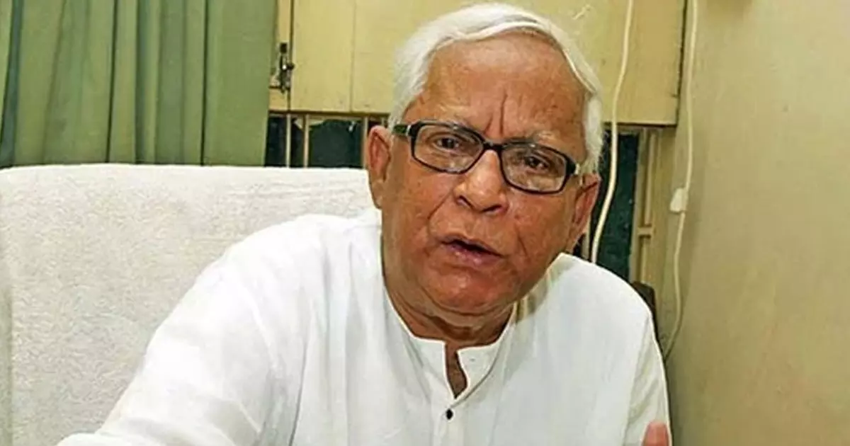 പത്മഭൂഷണ് പുരസ്കാരം നിരസിച്ച് ബുദ്ധദേബ് ഭട്ടാചാര്യ പത്മഭൂഷണ് പുരസ്കാരം നിരസിച്ച് ബുദ്ധദേബ് ഭട്ടാചാര്യ