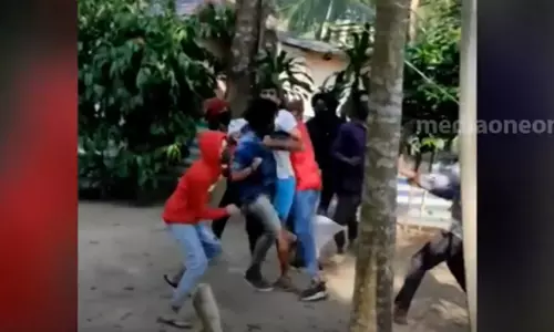 സ്ത്രീകളെ ശല്യപ്പെടുത്തി: യുവാവിനെ കൊല്ലാന്‍ ഒരു ലക്ഷത്തിന് ക്വട്ടേഷന്‍ നല്‍കി സൈനികന്‍