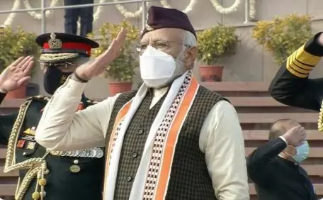 റിപ്പബ്ലിക് ദിനത്തിൽ മോദി അണിഞ്ഞൊരുങ്ങിയത് തെരഞ്ഞെടുപ്പിന് വേണ്ടി? വിവാദം