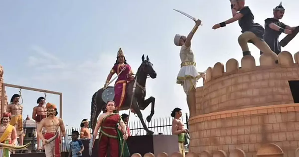 കേന്ദ്രം വെട്ടിയ ടാബ്ലോ ആഘോഷമാക്കി തമിഴ്നാട്; വേറിട്ട പോരാട്ടവുമായി സ്റ്റാലിന് കേന്ദ്രം വെട്ടിയ ടാബ്ലോ ആഘോഷമാക്കി തമിഴ്നാട്; വേറിട്ട പോരാട്ടവുമായി സ്റ്റാലിന്