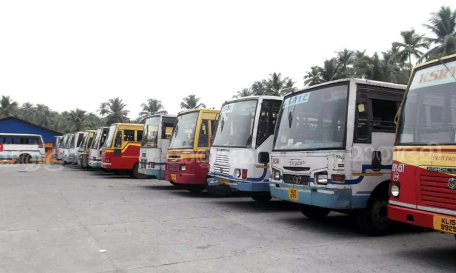 കെ സ്വിഫ്റ്റിലേക്ക് ജീവനക്കാരെ ക്ഷണിച്ച് പത്രപരസ്യം; എതിര്പ്പറിയിച്ച് പ്രതിപക്ഷ യൂണിയനുകള് കെ സ്വിഫ്റ്റിലേക്ക് ജീവനക്കാരെ ക്ഷണിച്ച് പത്രപരസ്യം; എതിര്പ്പറിയിച്ച് പ്രതിപക്ഷ യൂണിയനുകള്