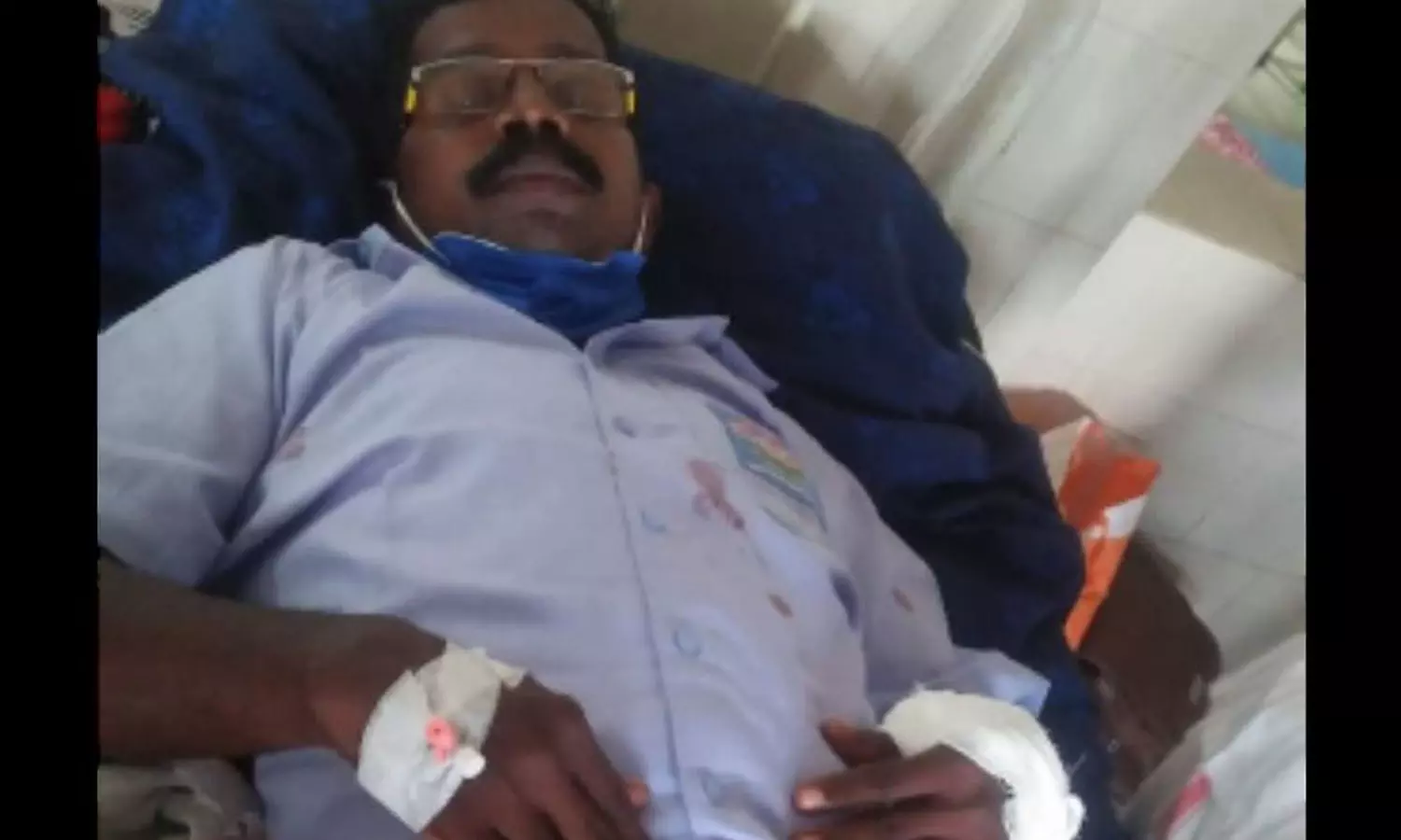 കാട്ടുപന്നിയുടെ ആക്രമണത്തിൽ കെഎസ്ആര്ടിസി ജീവനക്കാരന് പരിക്ക് കാട്ടുപന്നിയുടെ ആക്രമണത്തിൽ കെഎസ്ആര്ടിസി ജീവനക്കാരന് പരിക്ക്