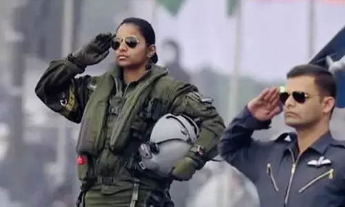 ഇന്ത്യയുടെ ആദ്യ വനിതാ റഫേൽ പൈലറ്റ് ശിവാനി സിങ് റിപബ്ലിക് ഡേ വ്യോമസേന ടാബ്ലോയിൽ