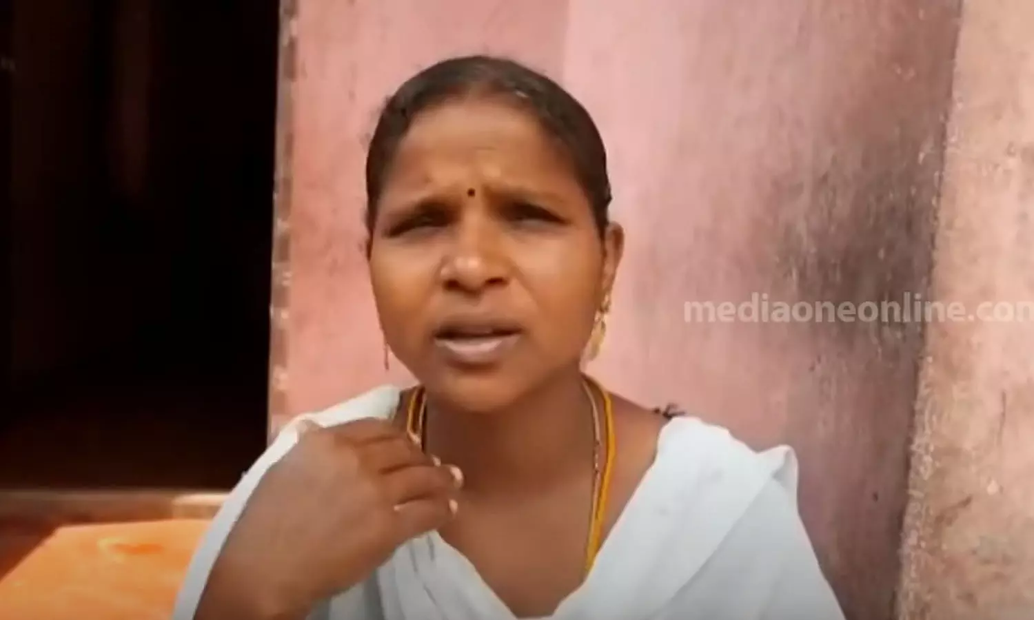 അട്ടപ്പാടി മധു കേസ്; കുടുംബത്തെ അപായപെടുത്താൻ ശ്രമിച്ചതായി സഹോദരി അട്ടപ്പാടി മധു കേസ്; കുടുംബത്തെ അപായപെടുത്താൻ ശ്രമിച്ചതായി സഹോദരി