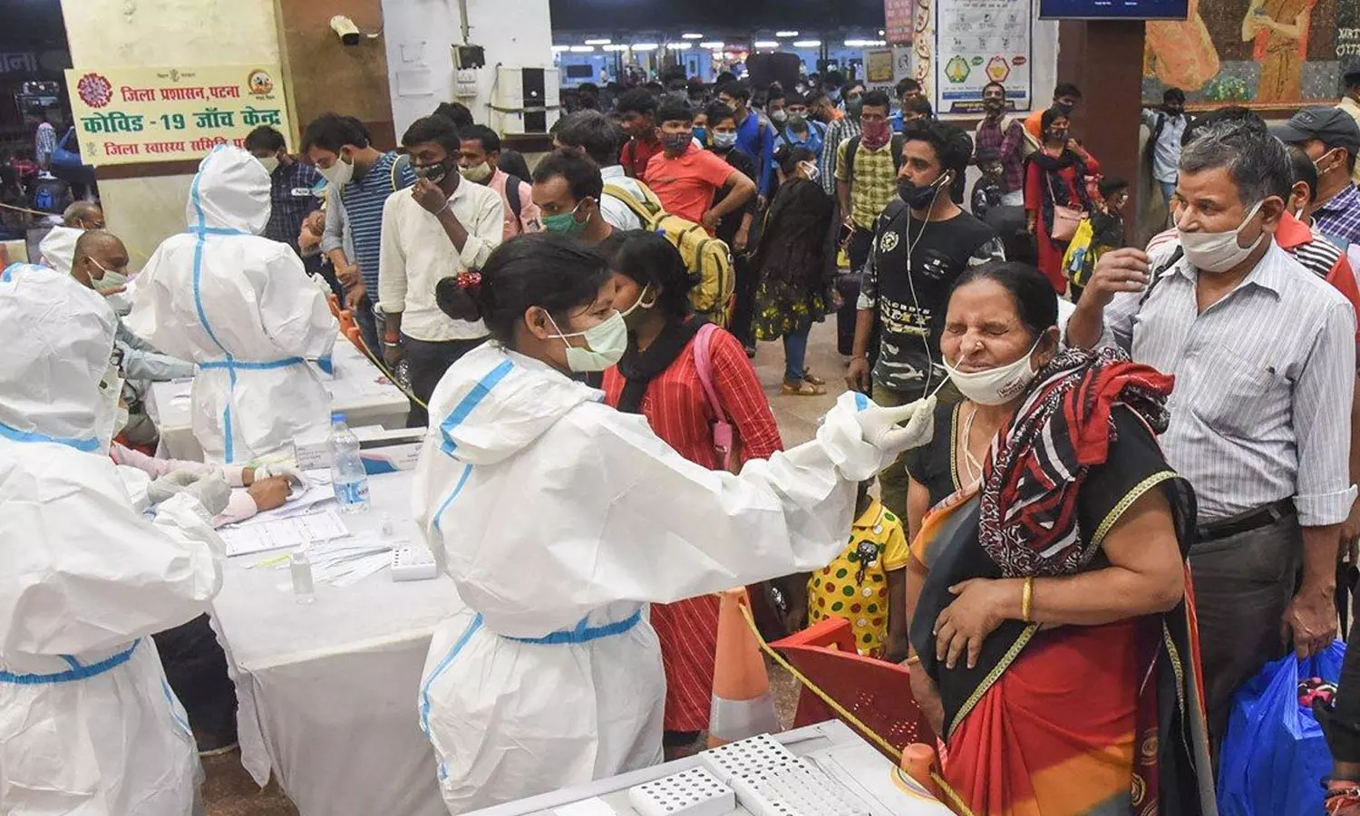 കോവിഡ് വ്യാപനം; രാജ്യത്ത് പ്രതിദിന കേസുകള്‍ രണ്ടര ലക്ഷം കടന്നു