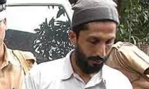 കോഴിക്കോട് ഇരട്ടസ്ഫോടനം; തടിയന്റവിട നസീറിനെ വെറുതെ വിട്ടു കോഴിക്കോട് ഇരട്ടസ്ഫോടനം; തടിയന്റവിട നസീറിനെ വെറുതെ വിട്ടു