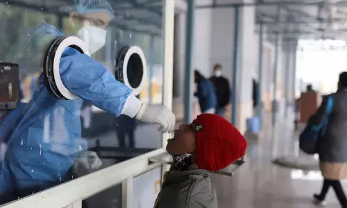 രാജ്യത്ത് കോവിഡ് കേസുകൾ ഉയർന്നു തന്നെ