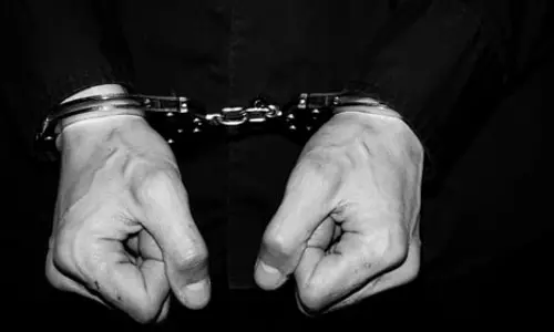 കൈക്കൂലി വാങ്ങിയ ഉദ്യോഗസ്​ഥർക്ക്​ അഞ്ച്​ വർഷം തടവ്​