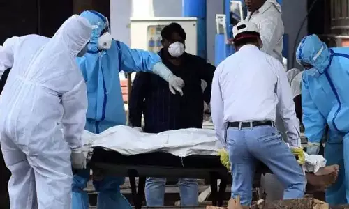 രാജ്യത്ത് കോവിഡ് മരണസംഖ്യ ഉയരുന്നു; 24 മണിക്കൂറിനിടെ 871 മരണം രാജ്യത്ത് കോവിഡ് മരണസംഖ്യ ഉയരുന്നു; 24 മണിക്കൂറിനിടെ 871 മരണം