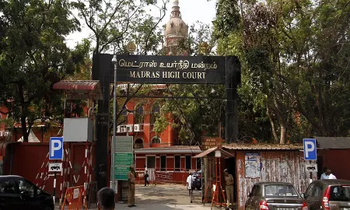 ദൈവത്തിന് പ്രത്യേക സ്ഥലം ആവശ്യമില്ല, പൊതു സ്ഥലത്ത് ക്ഷേത്രം അനുവദിക്കില്ല- മദ്രാസ് ഹൈകോടതി ദൈവത്തിന് പ്രത്യേക സ്ഥലം ആവശ്യമില്ല, പൊതു സ്ഥലത്ത് ക്ഷേത്രം അനുവദിക്കില്ല- മദ്രാസ് ഹൈകോടതി