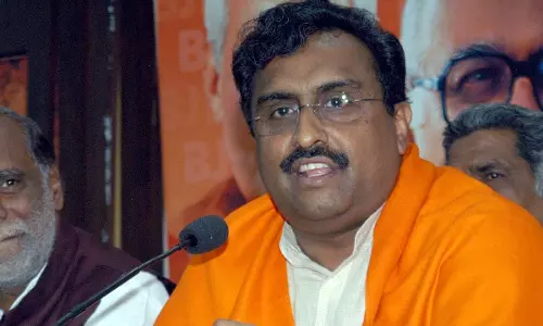 ഹിന്ദുക്കളും മുസ്ലിംകളും ക്രിസ്ത്യാനികളും പരസ്പരം പോരടിച്ചാൽ ഹിന്ദുരാഷ്ട്രമുണ്ടാകില്ലെന്ന് ആർഎസ്എസ് നേതാവ് റാം മാധവ് ഹിന്ദുക്കളും മുസ്ലിംകളും ക്രിസ്ത്യാനികളും പരസ്പരം പോരടിച്ചാൽ ഹിന്ദുരാഷ്ട്രമുണ്ടാകില്ലെന്ന് ആർഎസ്എസ് നേതാവ് റാം മാധവ്