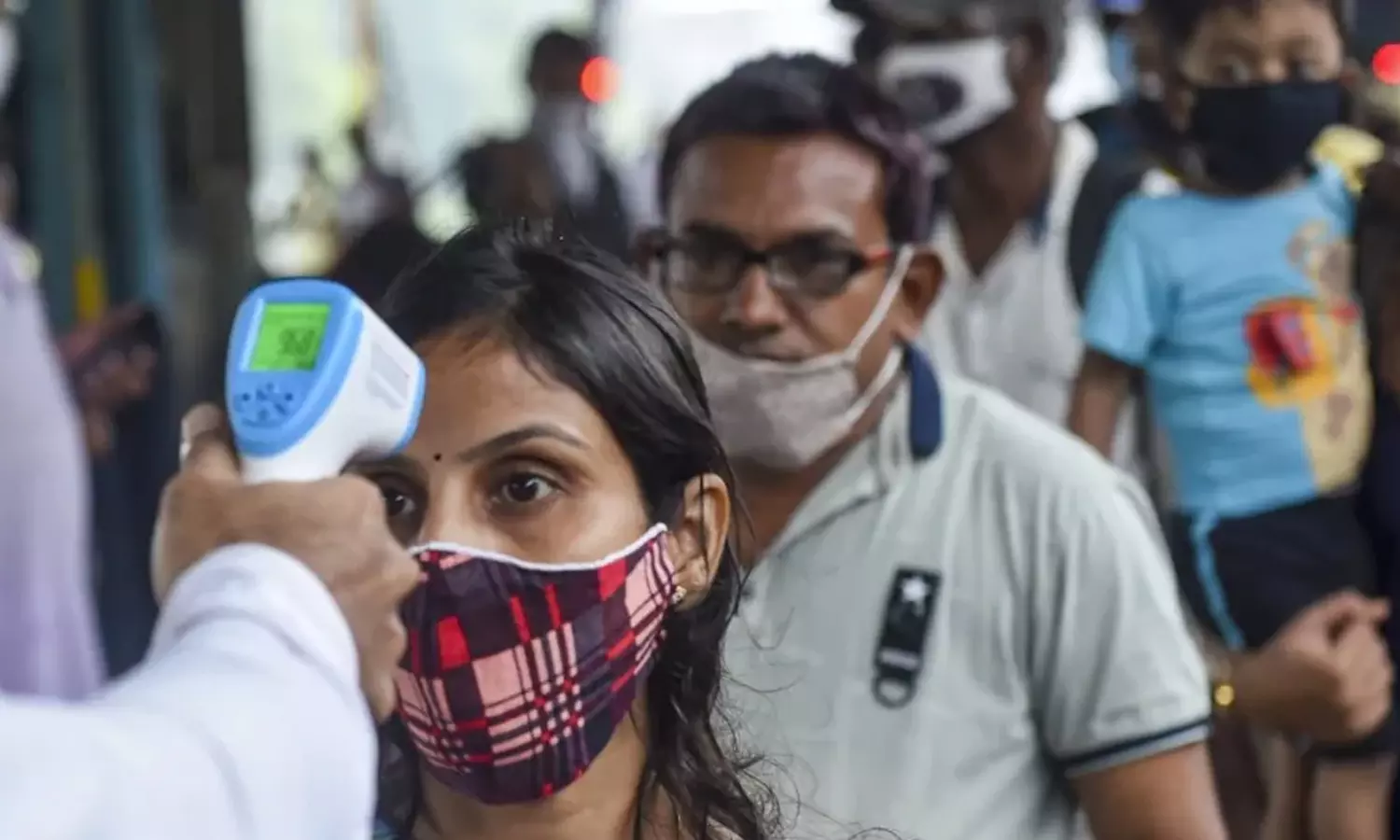 സംസ്ഥാനത്ത് ഇന്ന് 51,570 പേർക്ക് കോവിഡ്: ടെസ്റ്റ് പോസിറ്റിവിറ്റി നിരക്ക് 49.89 ശതമാനം സംസ്ഥാനത്ത് ഇന്ന് 51,570 പേർക്ക് കോവിഡ്: ടെസ്റ്റ് പോസിറ്റിവിറ്റി നിരക്ക് 49.89 ശതമാനം