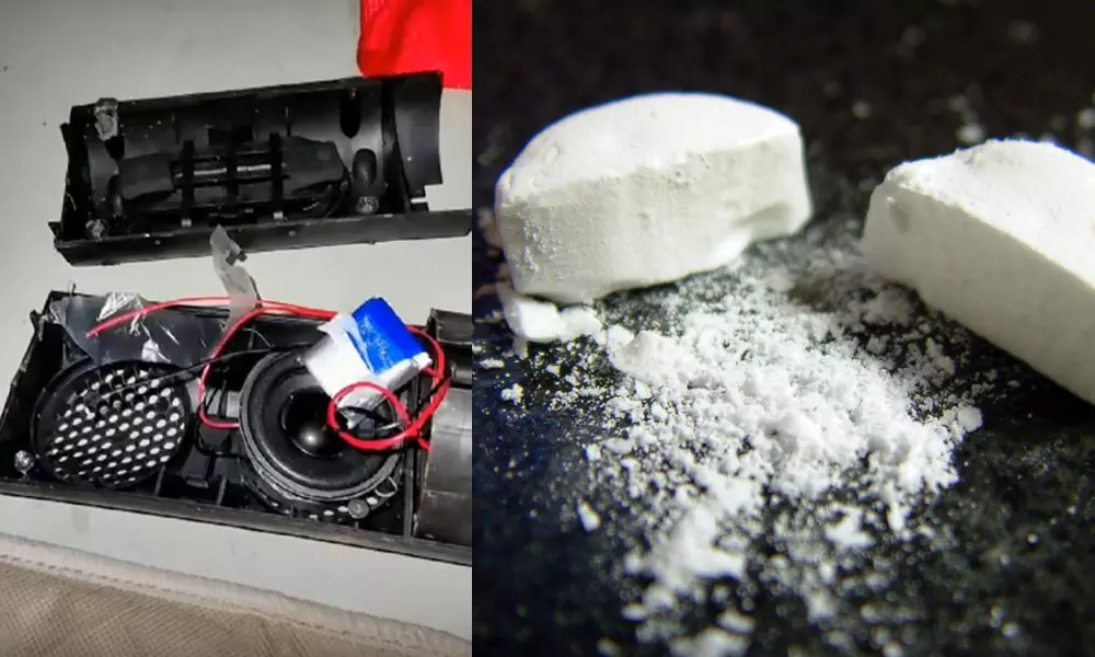 ബ്ലൂടൂത്ത് ഹെഡ്സെറ്റ് സ്പീക്കറില് എം.ഡി.എം.എ കടത്ത്: കാസര്കോടും കോഴിക്കോടും വന് ലഹരി ശേഖരം പിടികൂടി ബ്ലൂടൂത്ത് ഹെഡ്സെറ്റ് സ്പീക്കറില് എം.ഡി.എം.എ കടത്ത്: കാസര്കോടും കോഴിക്കോടും വന് ലഹരി ശേഖരം പിടികൂടി