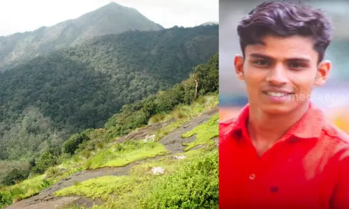 മൂന്നാർ കരടിപ്പാറ വ്യൂ പോയിന്റില് കൊക്കയിലേക്ക് വീണ് യുവാവ് മരിച്ചു മൂന്നാർ കരടിപ്പാറ വ്യൂ പോയിന്റില് കൊക്കയിലേക്ക് വീണ് യുവാവ് മരിച്ചു