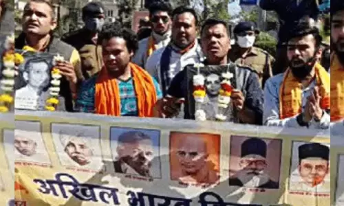 ഗാന്ധി രക്തസാക്ഷിദിനത്തിൽ ഗോഡ്സെ സ്മൃതിദിനം ആചരിച്ച് ഹിന്ദു മഹാസഭ ഗാന്ധി രക്തസാക്ഷിദിനത്തിൽ ഗോഡ്സെ സ്മൃതിദിനം ആചരിച്ച് ഹിന്ദു മഹാസഭ