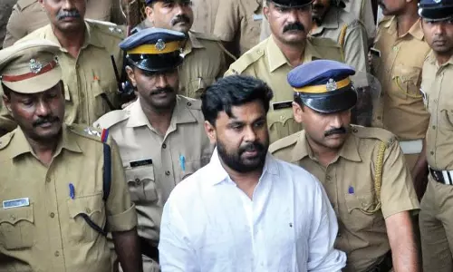 ദിലീപിന്റെ ഫോൺ സർവീസ് ചെയ്തിരുന്ന യുവാവിന്റെ മരണത്തിൽ ദുരൂഹതയെന്ന് ബന്ധുക്കൾ