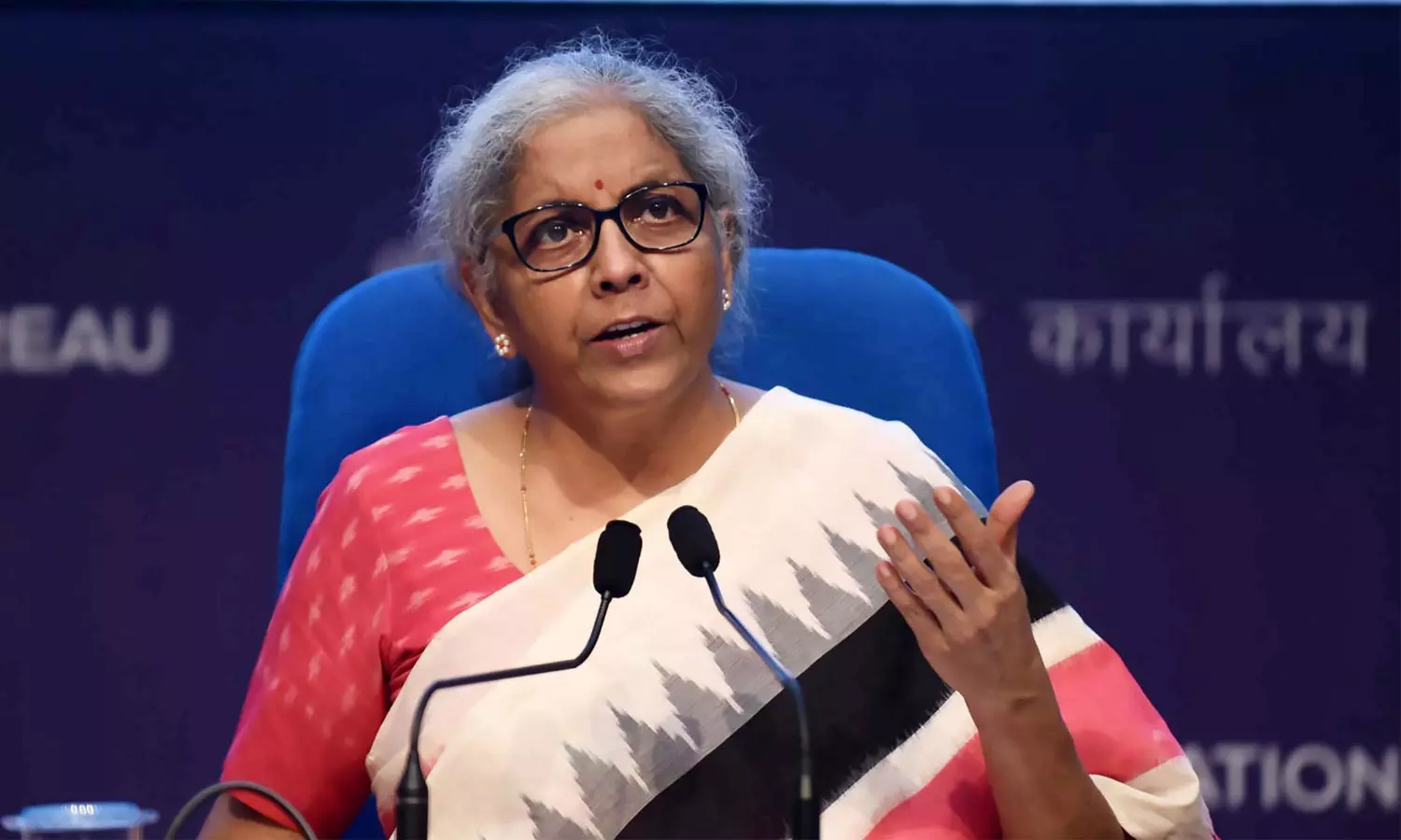 മൂന്ന് വർഷത്തിനുള്ളിൽ 400 വന്ദേഭാരത് ട്രെയിനുകൾ തുടങ്ങുമെന്ന് ധനമന്ത്രി