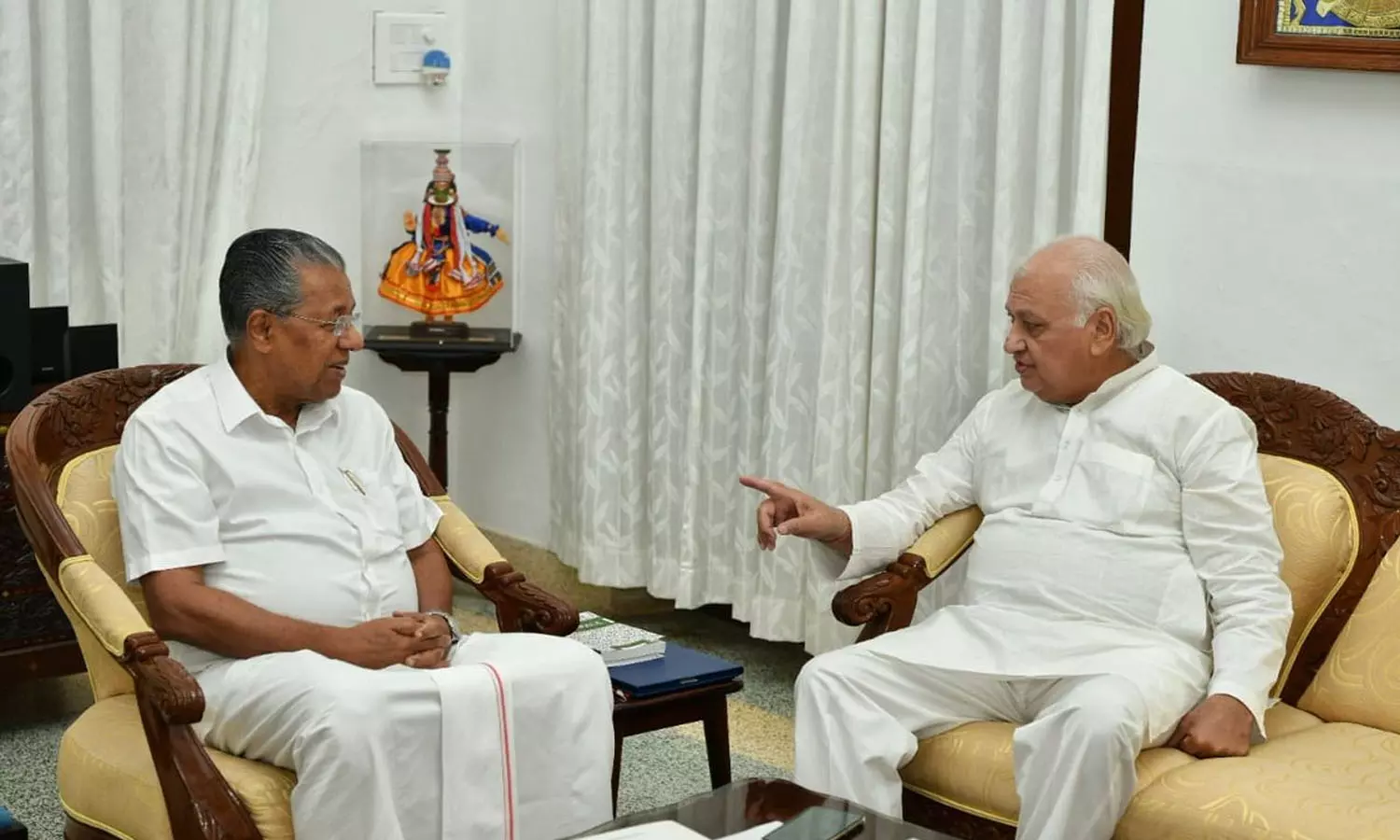 ലോകായുക്ത നിയമത്തിലെ 14ാം വകുപ്പ് ഭരണഘടന വിരുദ്ധമെന്ന് സർക്കാർ ലോകായുക്ത നിയമത്തിലെ 14ാം വകുപ്പ് ഭരണഘടന വിരുദ്ധമെന്ന് സർക്കാർ